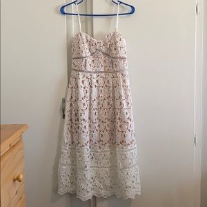 Lulu’s lace white and nude midi dress - Size M